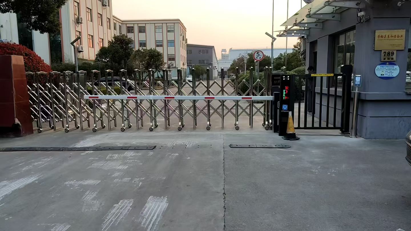电动伸缩门真实案例图片